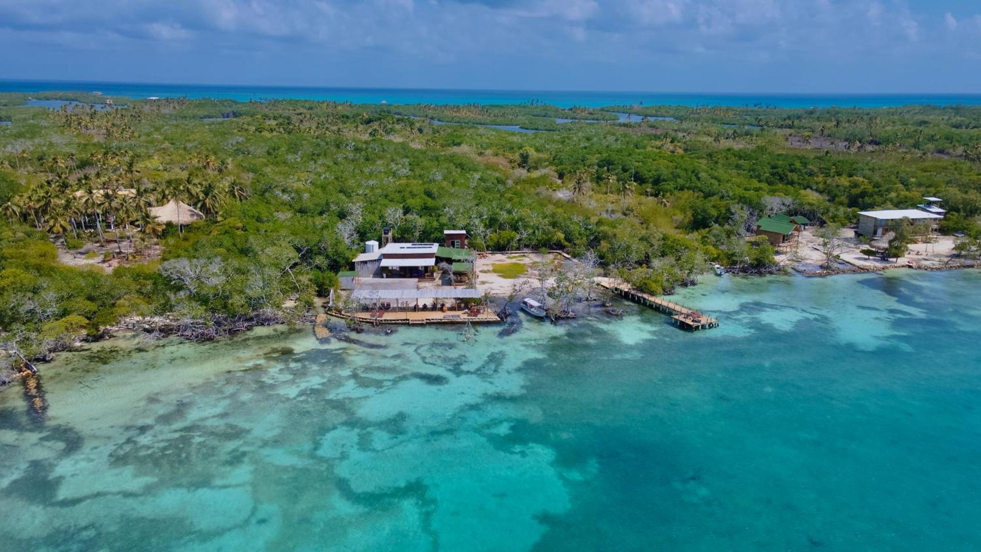 Medusa Hostel Isla Tintipan Tintipan Island Exterior foto
